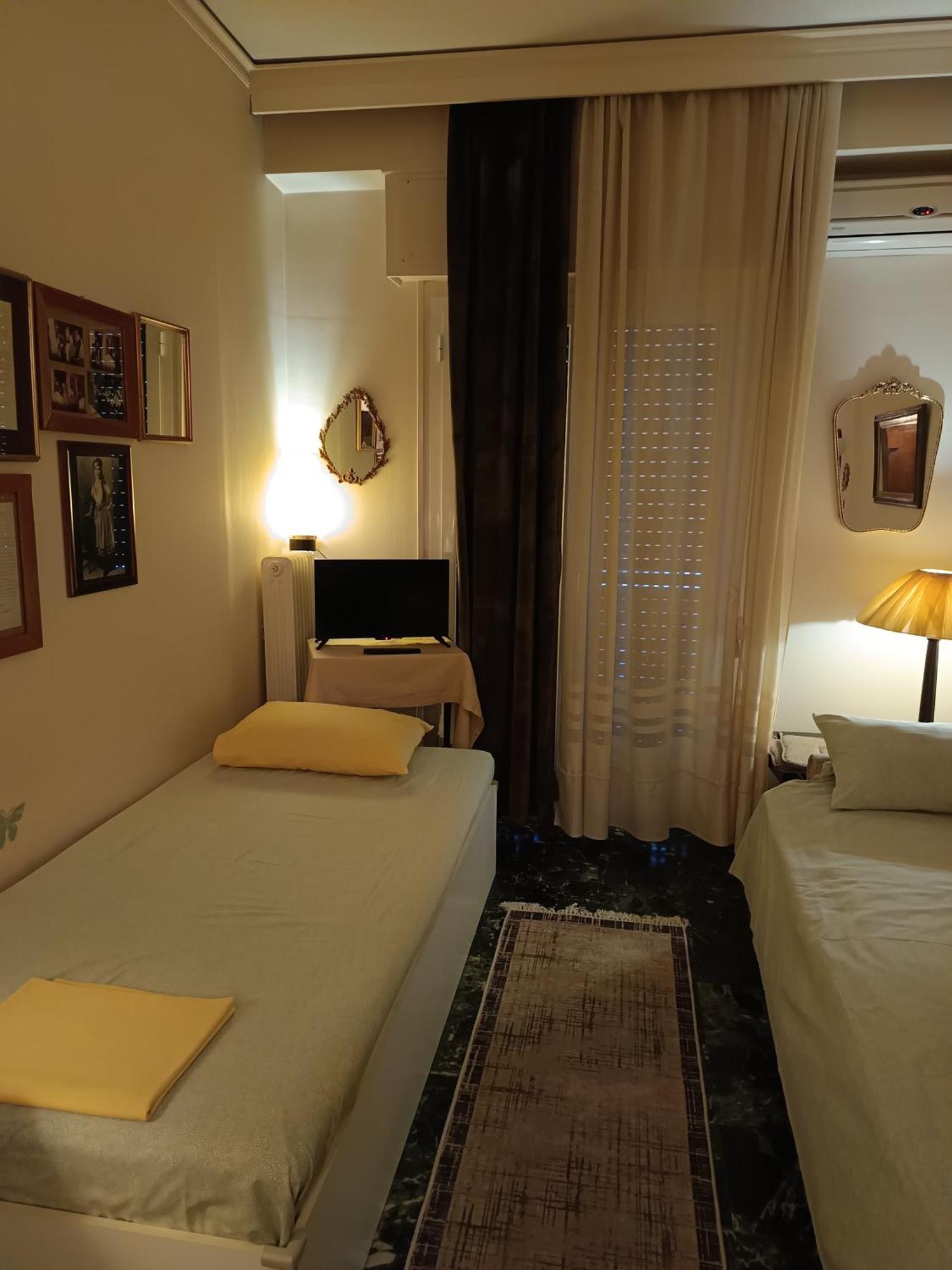 Chryssa - Χρυσα Apartment Patras Bagian luar foto