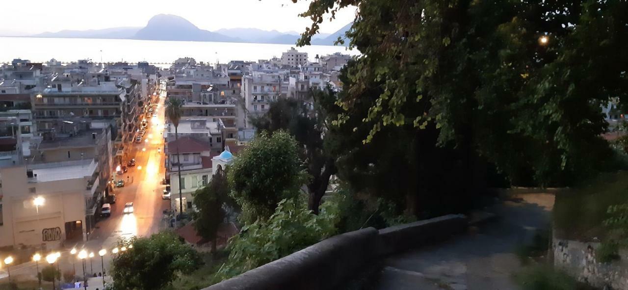 Chryssa - Χρυσα Apartment Patras Bagian luar foto
